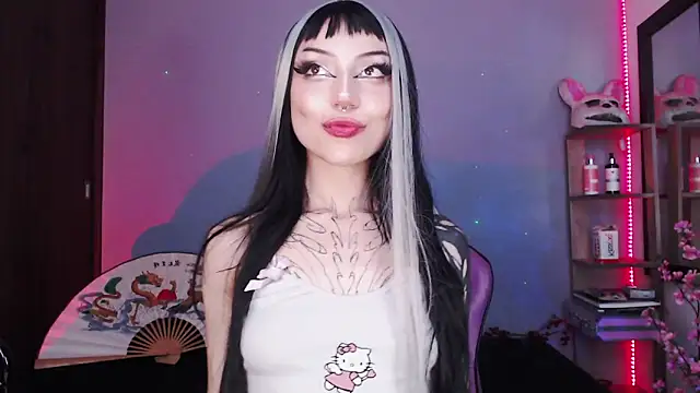 Snapshot of catipetite chatting on 02.20.25 catipetite online show from 02.20.25