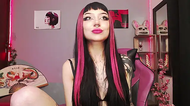 Snapshot of catipetite chatting on 11.06.25 catipetite online show from 11.06.25