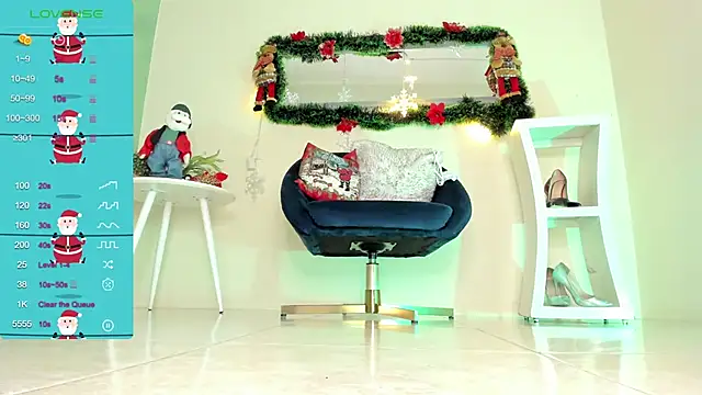 Snapshot of thais_dreams chatting on 12.30.24 thais dreams online show from 12.30.24