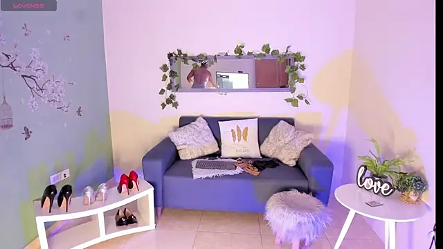 Snapshot of thais_dreams chatting on 02.07.25 thais dreams online show from 02.07.25