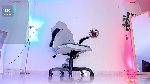 Snapshot of thais_dreams chatting on 11.27.25 thais dreams online show from 11.27.25