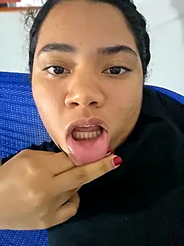 Watagatapitusberry1 online show from 11.25.25