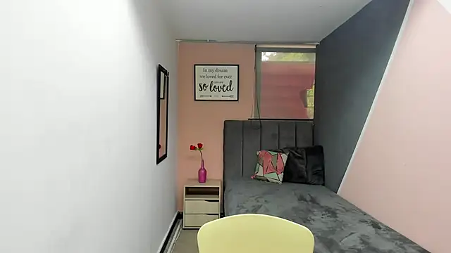 GiaFox  online show from 02.20.25