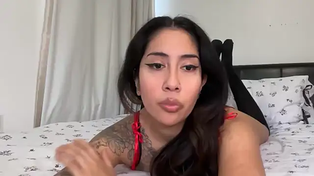 Snapshot of LorenaAnderson chatting on 12.05.25 LorenaAnderson online show from 12.05.25