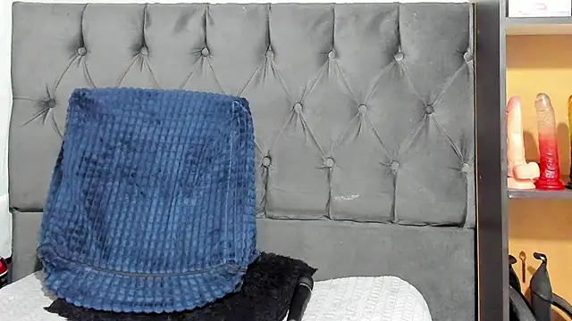 Snapshot of amberr34 chatting on 02.13.25 amberr34 online show from 02.13.25