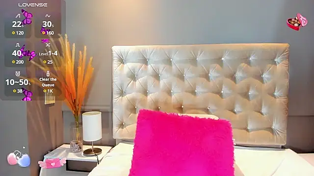 AriaRusso online show from 12.17.24