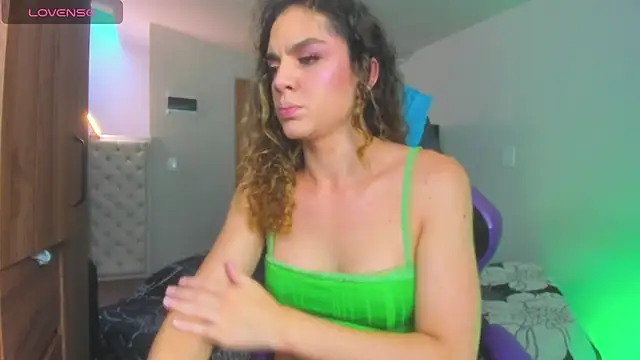 Snapshot of mariiahneedles chatting on 07.12.26 mariiahneedles online show from 07.12.26