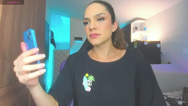 Snapshot of mariiahneedles chatting on 07.29.26 mariiahneedles online show from 07.29.26