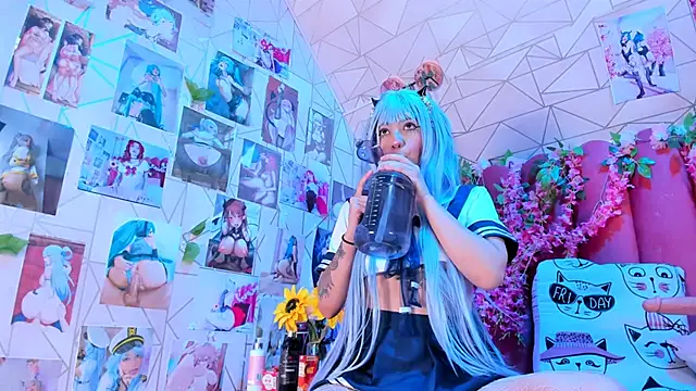 Alicebenett online show from 09.26.25