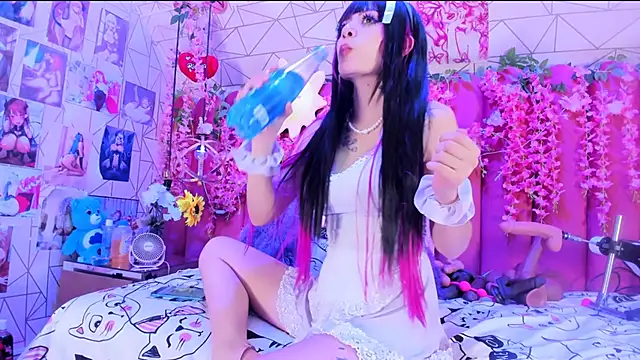 Alicebenett online show from 02.22.26