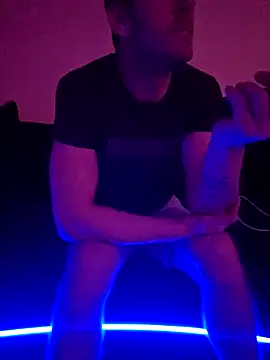 Snapshot of Aian09 chatting on 12.14.24 Aian09 online show from 12.14.24