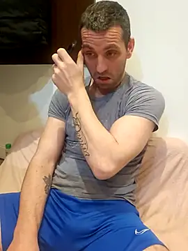 Snapshot of Aian09 chatting on 03.16.25 Aian09 online show from 03.16.25