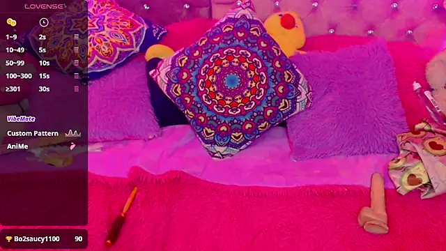 Snapshot of martina_bk chatting on 02.15.25 martina bk online show from 02.15.25