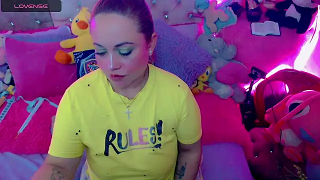 Snapshot of martina_bk chatting on 03.15.25 martina bk online show from 03.15.25