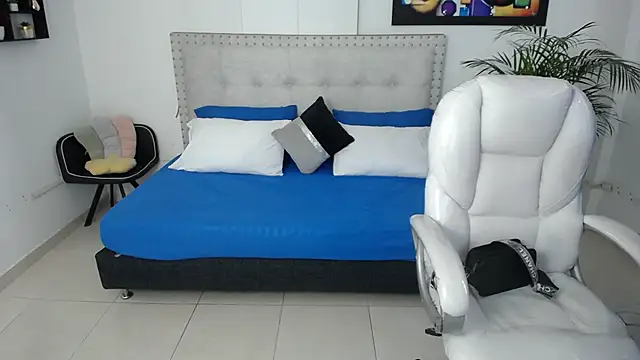 Chiqui milk  online show from 01.27.25