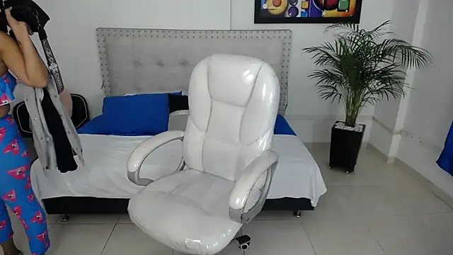 Chiqui milk  online show from 01.28.25