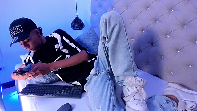 Snapshot of dikey_62 chatting on 12.12.24 dikey 62 online show from 12.12.24