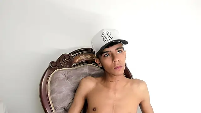 Snapshot of dikey_62 chatting on 02.19.25 dikey 62 online show from 02.19.25