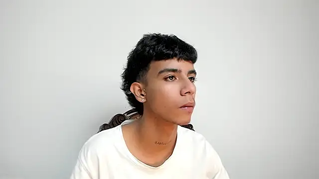 Snapshot of dikey_62 chatting on 02.19.25 dikey 62 online show from 02.19.25