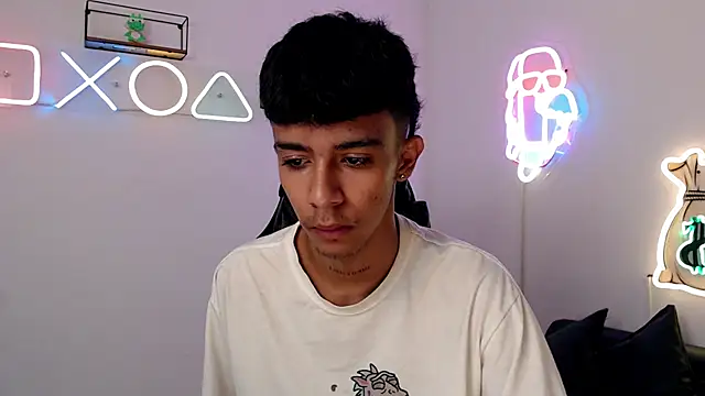 Snapshot of dikey_62 chatting on 02.24.25 dikey 62 online show from 02.24.25