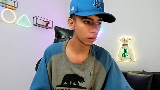 Snapshot of dikey_62 chatting on 03.10.25 dikey 62 online show from 03.10.25