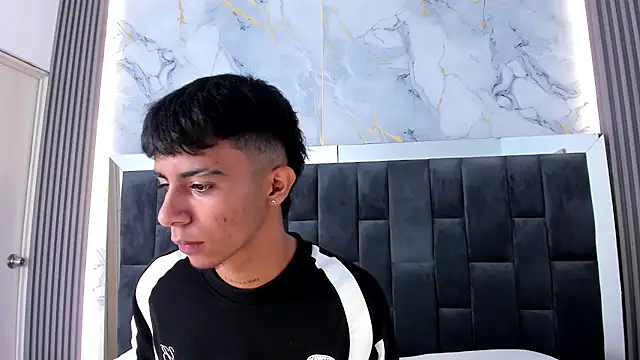 Snapshot of dikey_62 chatting on 03.15.25 dikey 62 online show from 03.15.25