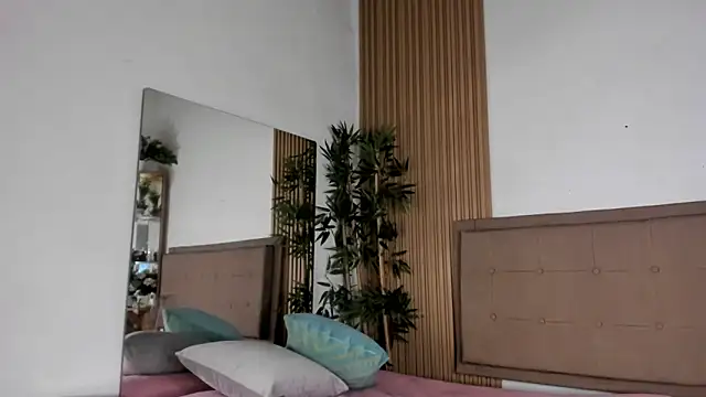 Snapshot of Natasha__Sccott chatting on 02.12.25 Natasha Sccott online show from 02.12.25