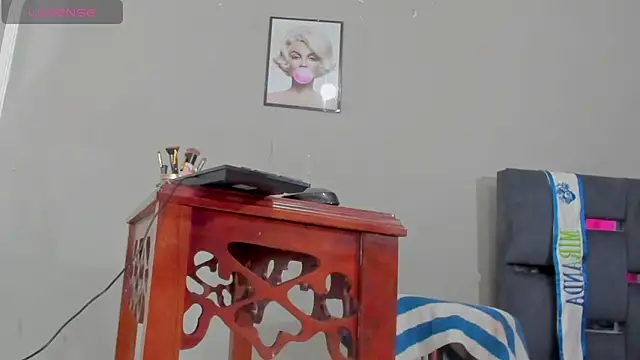 Snapshot of Jimena_Grey chatting on 06.04.26 Jimena Grey online show from 06.04.26