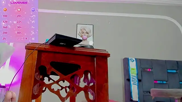 Snapshot of Jimena_Grey chatting on 06.11.26 Jimena Grey online show from 06.11.26