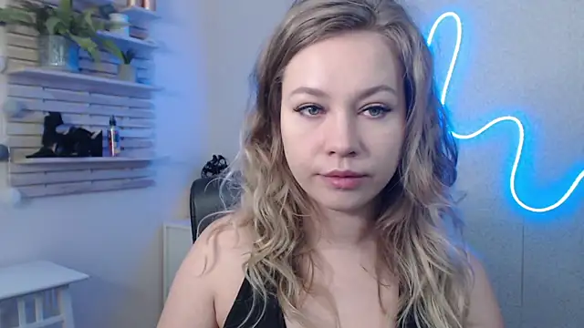 holly xglam online show from 01.13.25