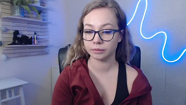 holly xglam online show from 01.13.25