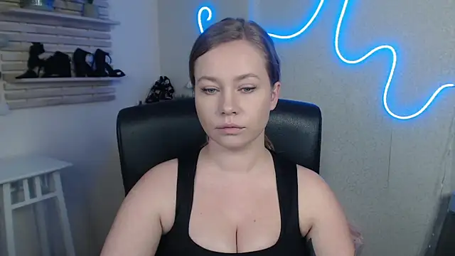 holly xglam online show from 02.27.25