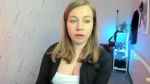 holly xglam online show from 02.14.26