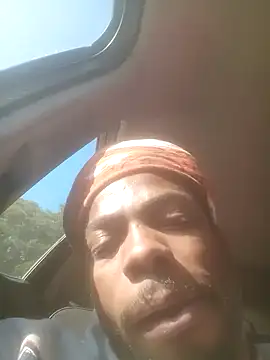 Snapshot of calientoboy chatting on 12.20.24 calientoboy online show from 12.20.24