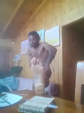 Snapshot of calientoboy chatting on 01.13.25 calientoboy online show from 01.13.25