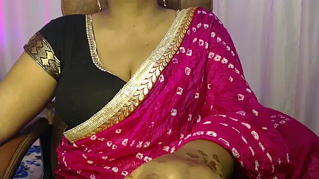 Snapshot of Prita07 chatting on 11.04.25 Prita07 online show from 11.04.25