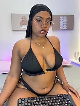 Snapshot of Esmeralda_Duarte chatting on 03.03.26 Esmeralda Duarte online show from 03.03.26