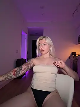 Snapshot of Anour_amour chatting on 11.23.25 Anour amour online show from 11.23.25