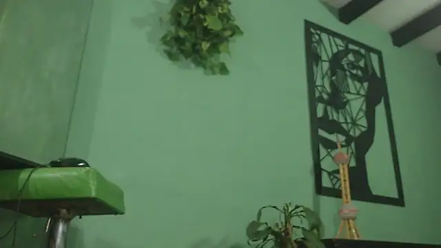 Snapshot of thirstymoonxx chatting on 11.08.25 thirstymoonxx online show from 11.08.25