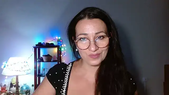 KeisyNeonX online show from 11.18.25