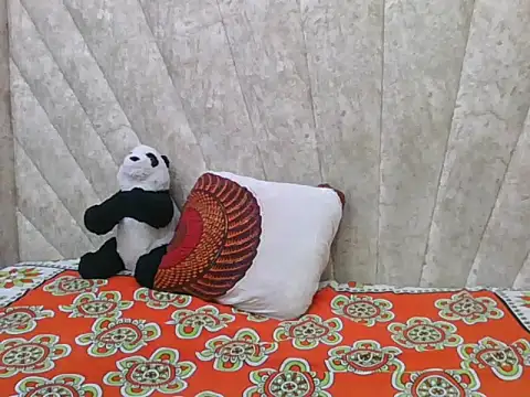 Sexy Villagegal online show from 10.24.25