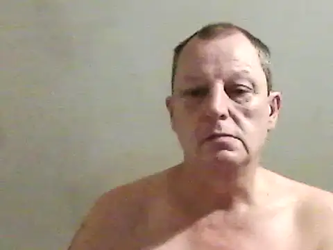 Snapshot of chubbybear2cum chatting on 12.24.24 chubbybear2cum online show from 12.24.24