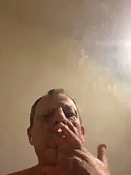 Snapshot of chubbybear2cum chatting on 10.13.25 chubbybear2cum online show from 10.13.25