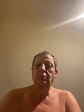 Snapshot of chubbybear2cum chatting on 11.10.25 chubbybear2cum online show from 11.10.25