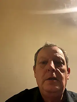 Snapshot of chubbybear2cum chatting on 11.12.25 chubbybear2cum online show from 11.12.25