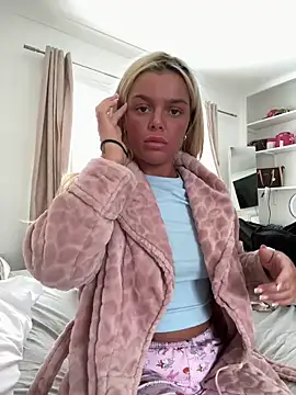 Snapshot of IrishTeenBarbie69 chatting on 04.03.26 IrishTeenBarbie69 online show from 04.03.26