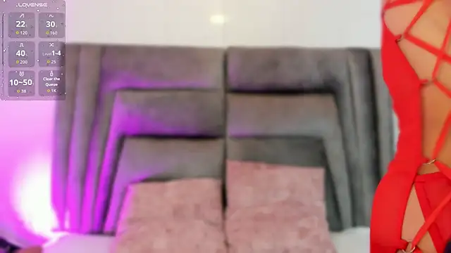 Snapshot of sophiee_smith chatting on 09.16.25 sophiee smith online show from 09.16.25