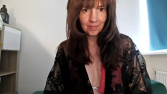 Snapshot of Ella_Next_Door chatting on 06.14.26 Ella Next Door online show from 06.14.26