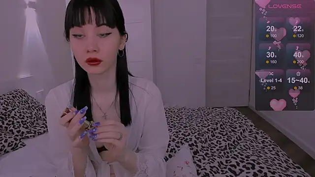 CoddleWeeper  online show from 02.11.25