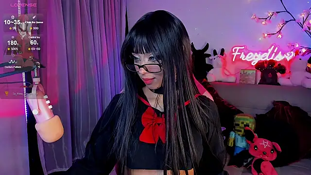 Snapshot of Miss_freydis chatting on 04.15.26 Miss freydis online show from 04.15.26